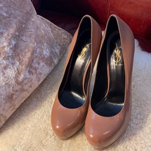 Yves Saint Laurent Leather Pumps Eu size 39 1/2